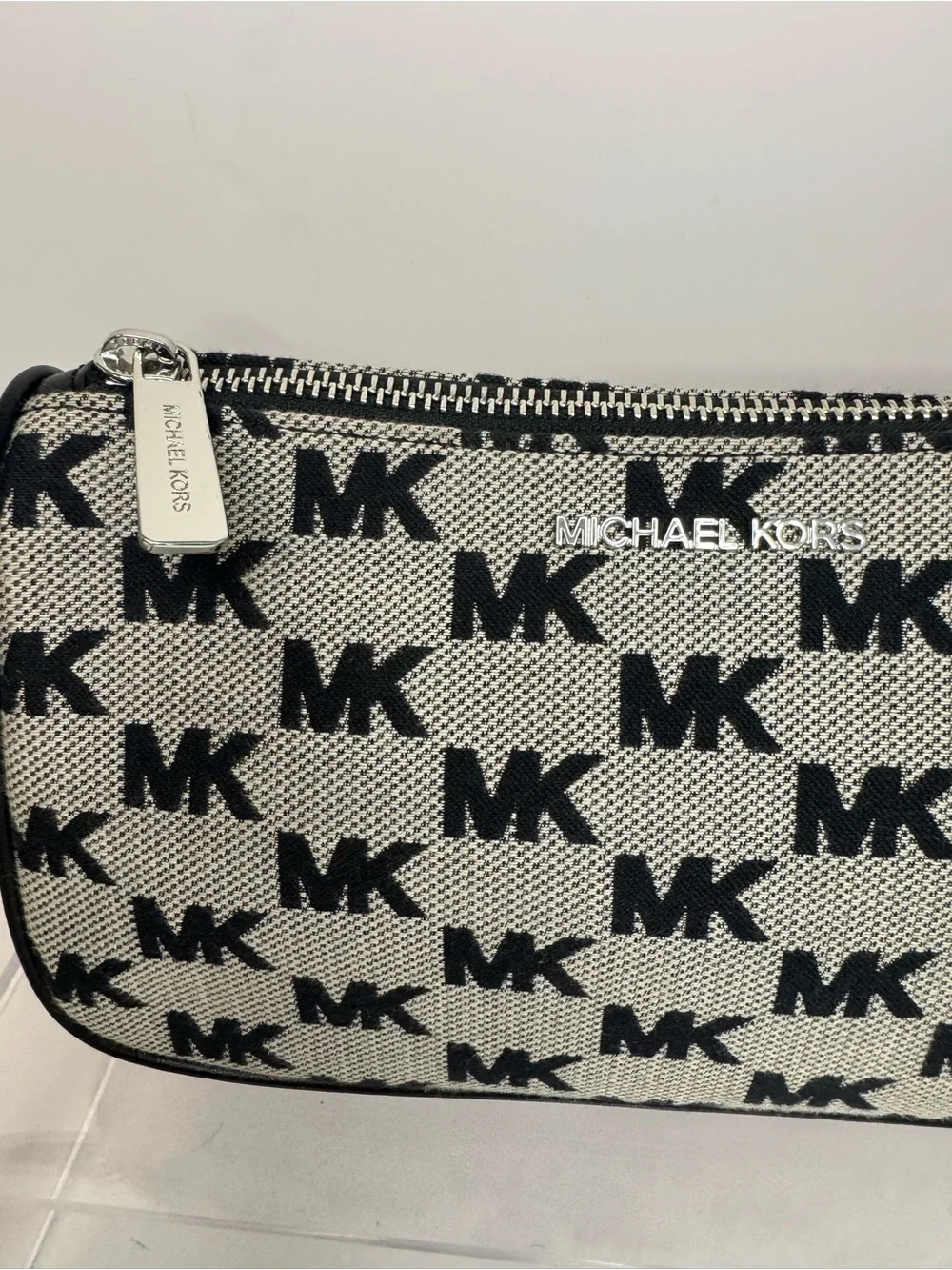 #338 Michael Kors Jet Set Signature Small Crossbody Bag